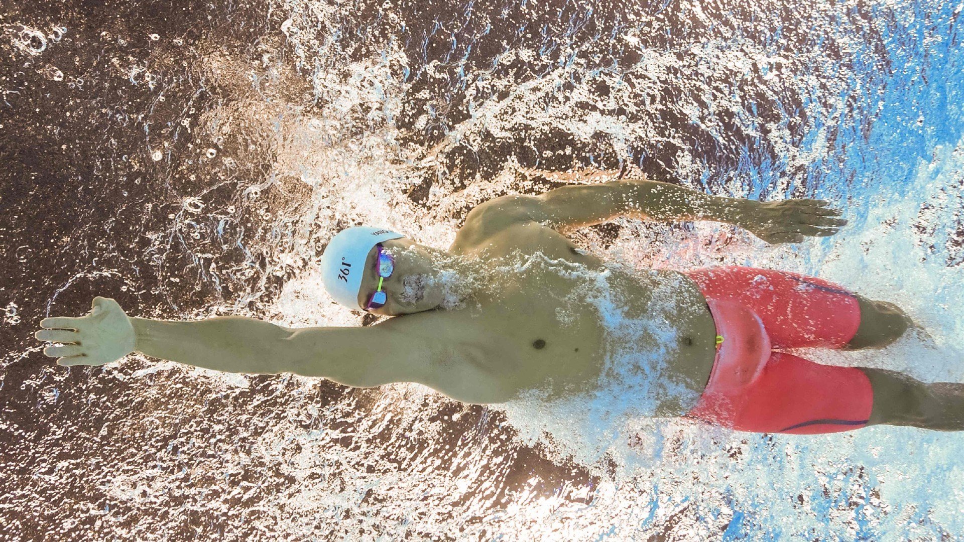 国外极限滑翔伞竞赛，空中飞翔的极限体验，国外滑翔伞哪里好玩