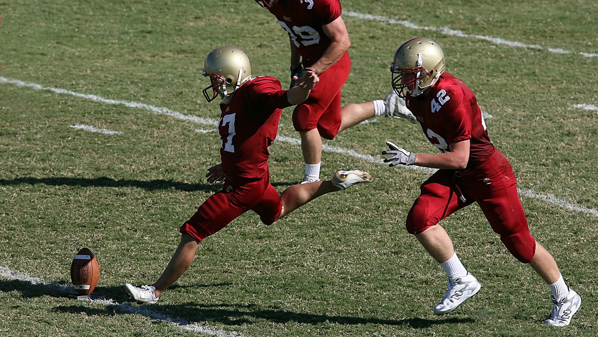 英超:豪门大手笔签约中场,将引领新赛季,英超落魄豪门
